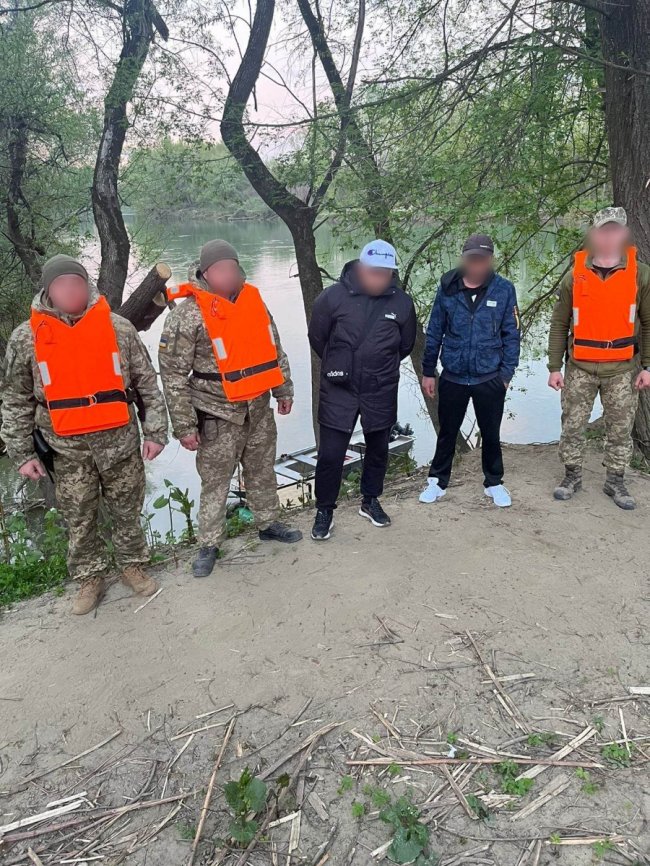 На Закарпатті волинянин на гумовому човні намагався перетнути кордон 