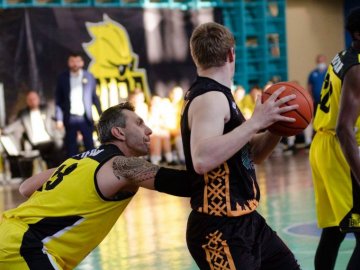 «Старий Луцьк» поступився «БІПі»: доля фіналу вирішиться через два дні