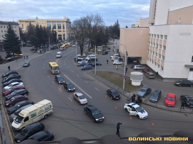 У центрі Луцька авто збило велосипедиста. ФОТО