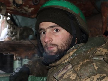 За 200 метрів ворог: фото бійців із Волині на фронті