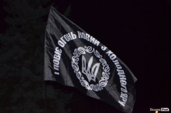 «На деревах замість листя розіпнем сепаратиста», - Марш у Луцьку. ФОТО. ВІДЕО