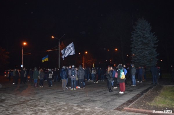 «На деревах замість листя розіпнем сепаратиста», - Марш у Луцьку. ФОТО. ВІДЕО
