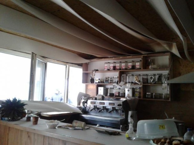 У Рівному в кіоску з шаурмою  вибухнув газовий балон: є постраждалі. ФОТО