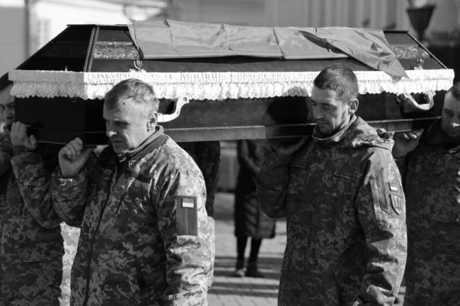 Луцька громада попрощалась із загиблим Героєм Вадимом Гнатюком