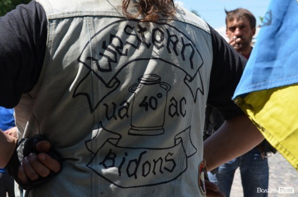 Під Луцьком - тусовка байкерів. ФОТО