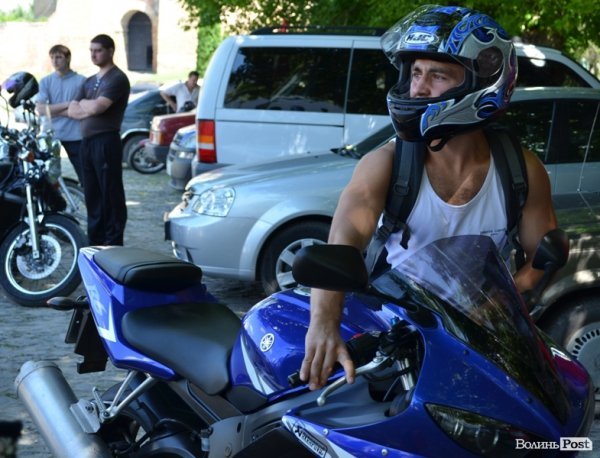 Під Луцьком - тусовка байкерів. ФОТО