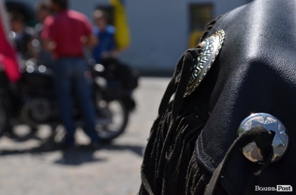 Під Луцьком - тусовка байкерів. ФОТО