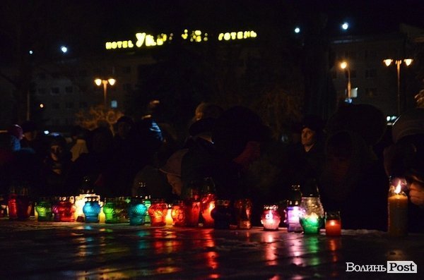 У центрі Луцька молилися за померлих. ФОТО