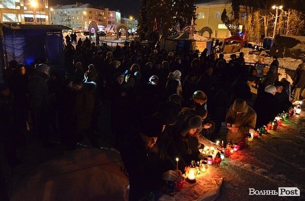У центрі Луцька молилися за померлих. ФОТО