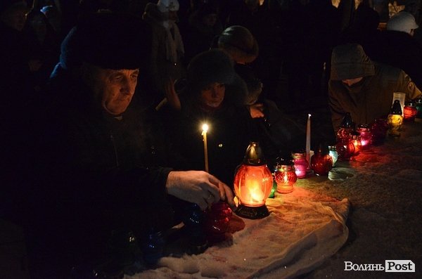 У центрі Луцька молилися за померлих. ФОТО