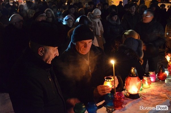 У центрі Луцька молилися за померлих. ФОТО