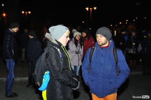 Як у Луцьку музиканти розважали люд на Євромайдані. ФОТО. ВІДЕО