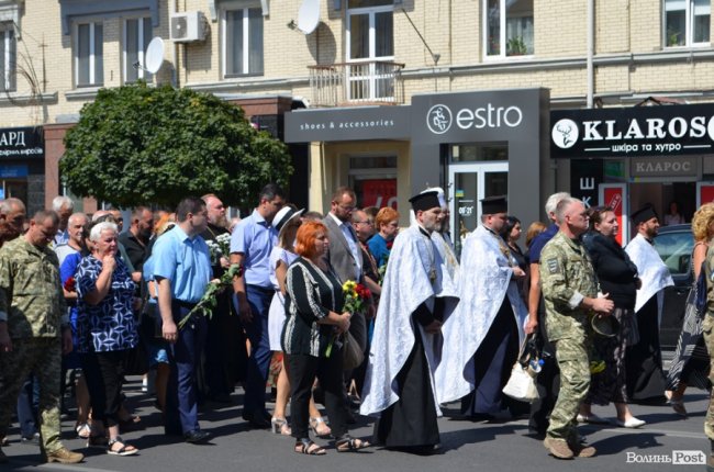 Як у Луцьку прощалися з Героєм Андрієм Єлістратовим. ФОТО