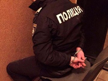 У Луцьку поліцейський торгував наркотиками