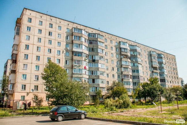 «Хто живе на ЛПЗ, тому у житті везе»: день на луцькому районі контрастів. ФОТО