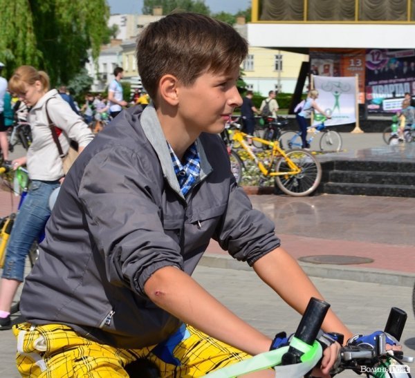 Велодень у Луцьку зібрав більше тисячі людей. ФОТО 