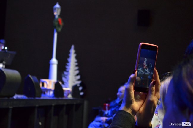 Новорічні хіти та казкова енергетика: як лучан розважали LeoBand Orchestra. ФОТОРЕПОРТАЖ