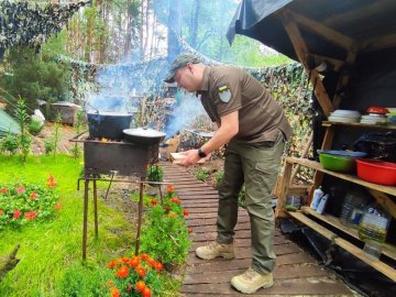 Квіти і тваринки: як проводять дозвілля волинські тероборонівці. ФОТО. ВІДЕО