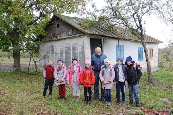 Талановиті юні художники з Волині навчаються у халабуді. ФОТО