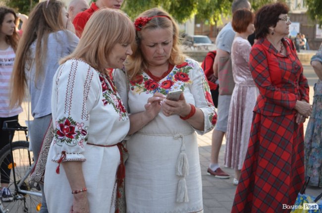 У центрі Луцька – святковий виступ оркестру. ФОТО