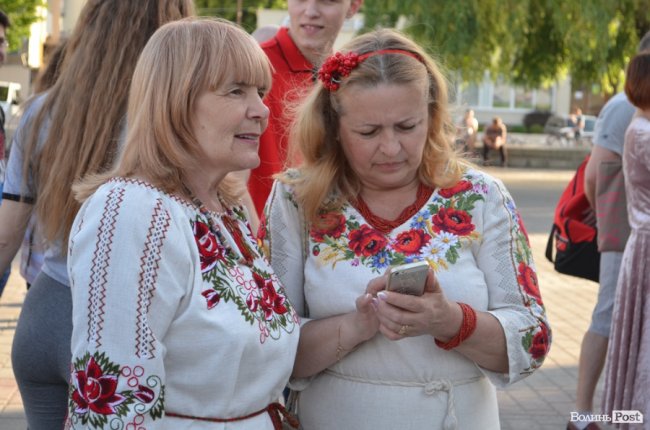 У центрі Луцька – святковий виступ оркестру. ФОТО