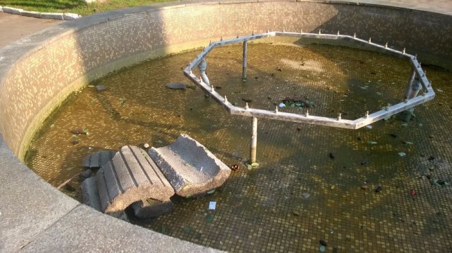 У Рожищі розбили та розписали смітники