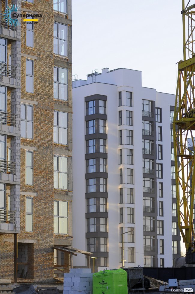 Звіт з будівництва ЖК «Супернова»: у четвертому будинку встановлюють вікна*