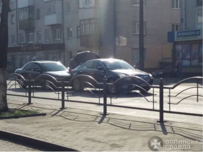 Ранкова аварія у Луцьку: зіткнулись два Opel