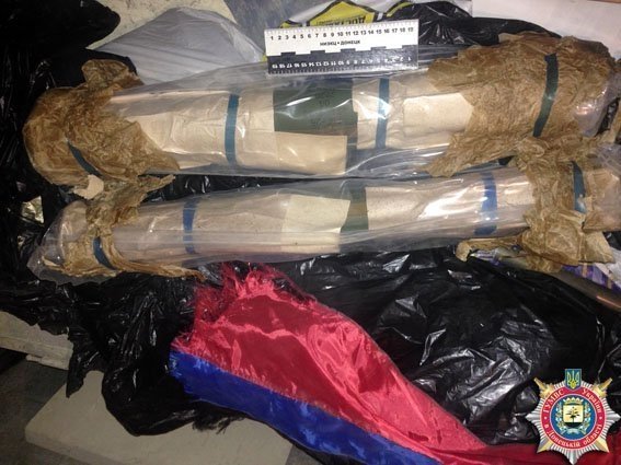 На Сході знайшли схованку зброї бойовиків. ФОТО