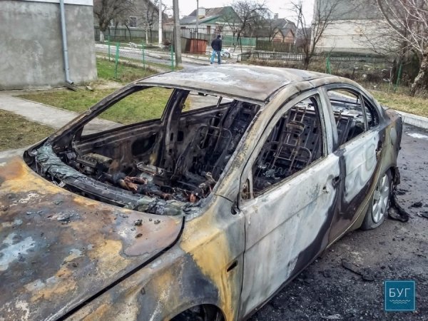 У Нововолинську  згоріли одразу три автомобілі. ФОТО