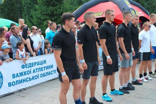 Луцькі патрульні взяли участь у змаганнях з кросфіту. ФОТО