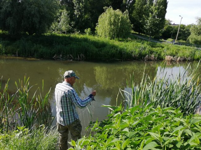 У Луцьку браконьєр хотів ловити рибу сіткою. ФОТО