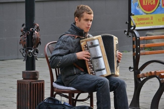У «Промені» здійсниться мрія вуличного баяніста*