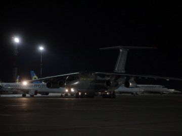 В Україну з Китаю прибули 250 тисяч експрес-тестів для виявлення коронавірусу  