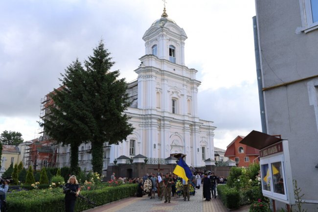 Лучани провели в останню путь Героя Ігоря Приступу