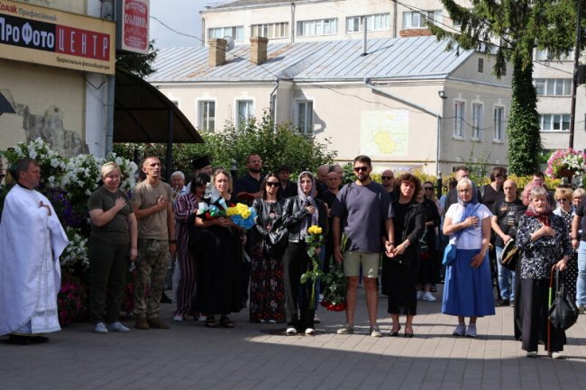 Лучани провели в останню путь Героя Ігоря Приступу