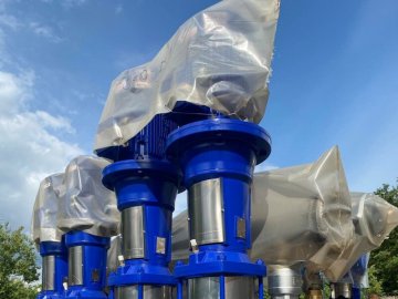 У Луцьку почали встановлювати станції для постачання води на верхні поверхи