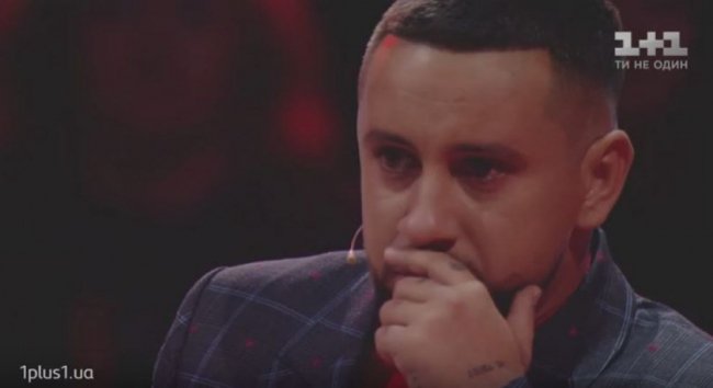 Спів учасників «Голосу країни» довів до сліз MONATIKа. ВІДЕО