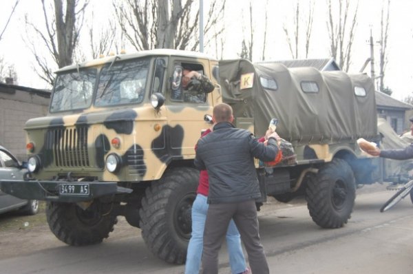 На Схід України «стягують» танки та БТРи. ФОТО. ВІДЕО