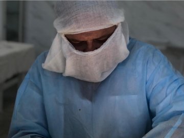 У Нововолинську врятували жінку, яка впала на городі та зламала ногу. ФОТО