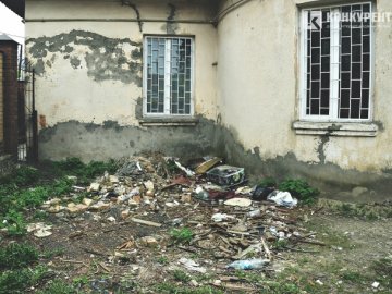 Луцьк неохайний: як після Великодня загидили місто