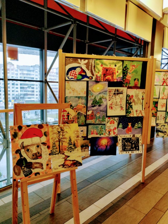 У ТРЦ «ПортCity» обирають авторів найкращих малюнків Діду Морозу. ВІДЕО* 