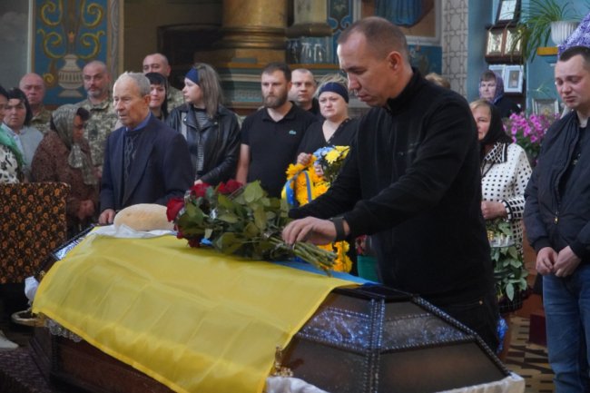 На Волині попрощались з Героєм Олександром Омельчуком. ФОТО