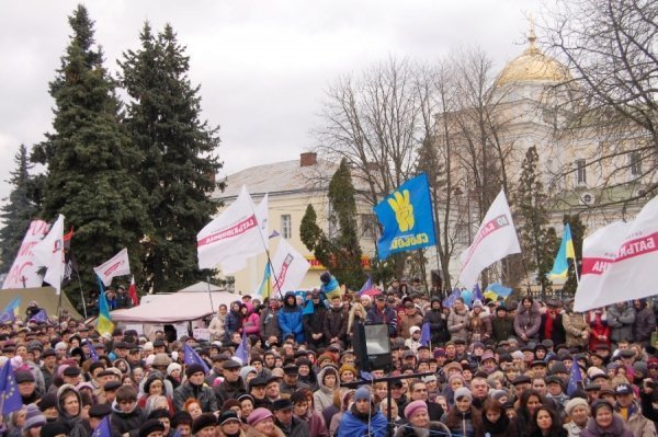 Народне віче у Луцьку. ФОТО. ВІДЕО