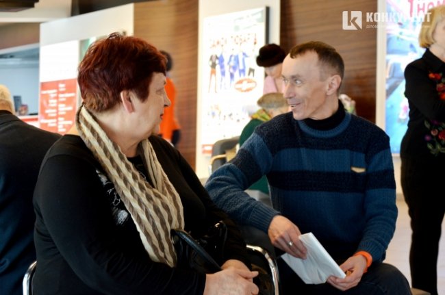 У Луцьку - аншлаг на кіносеансі для пенсіонерів. ФОТО