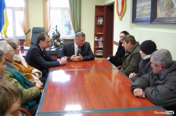 Тролейбусники вимагають у мера Луцька зарплату. ФОТО. ВІДЕО