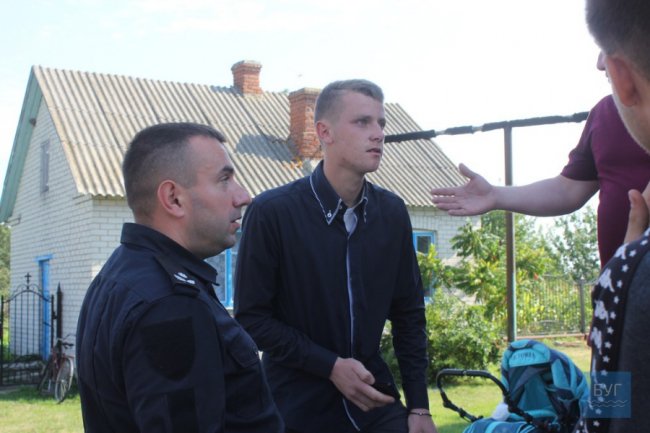 У селі на Волині конфлікт через церкву переріс у шарпанину. ВІДЕО