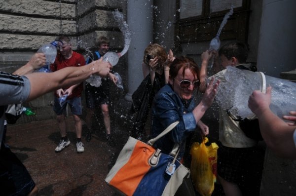 «Водяні маньяки»: як великодню забаву перетворили на хуліганство. ФОТО