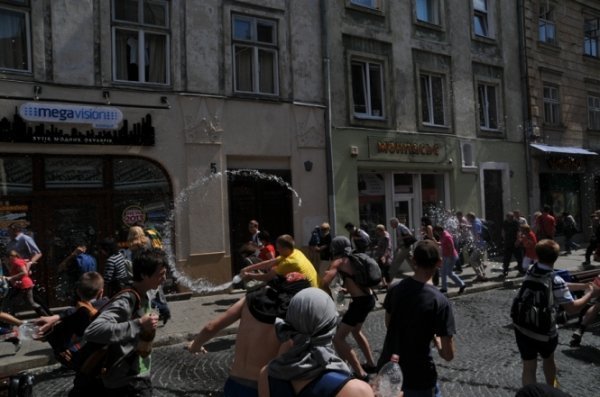 «Водяні маньяки»: як великодню забаву перетворили на хуліганство. ФОТО