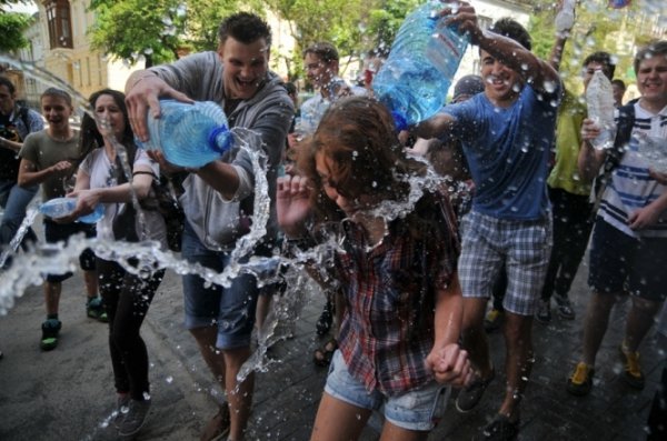 «Водяні маньяки»: як великодню забаву перетворили на хуліганство. ФОТО